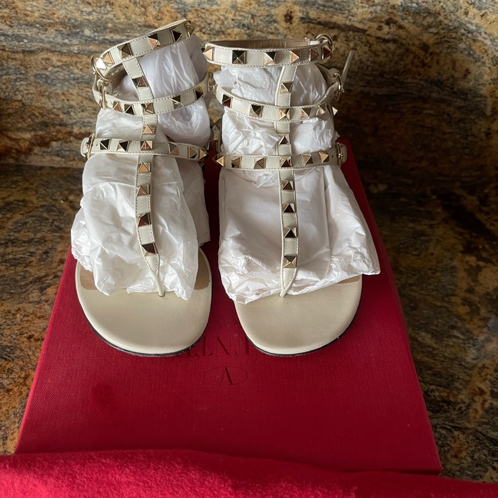 Valentino Rockstud Flat calfskin sandal with straps